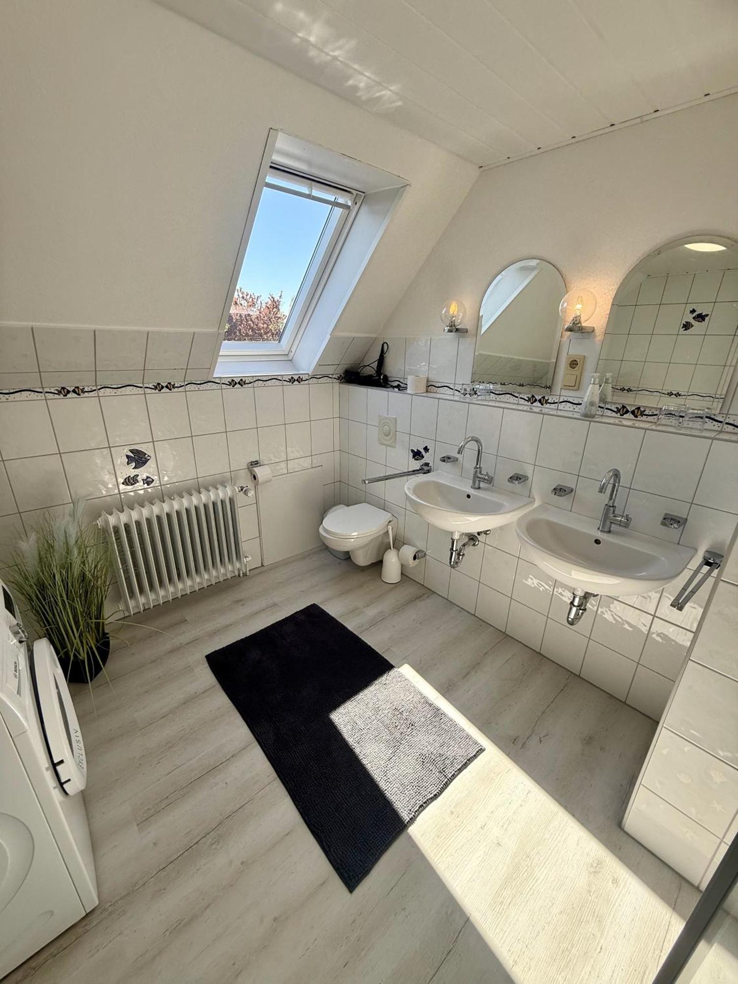 Ferienhaus Blinkfuer Neuharlingersiel Esterno foto