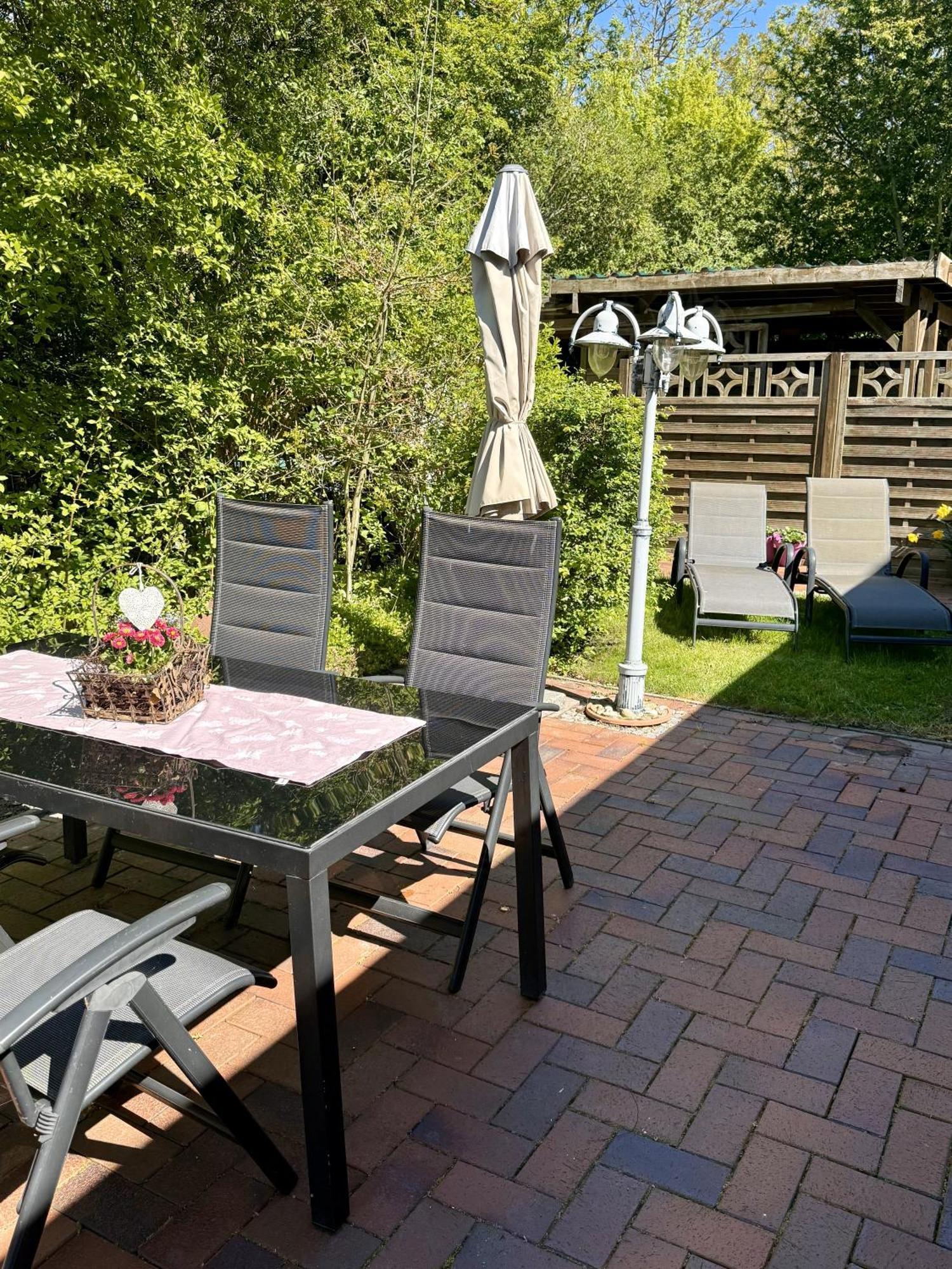 Ferienhaus Blinkfuer Neuharlingersiel Esterno foto